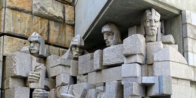 Monument Stichters Van Bulgarije - Shumen